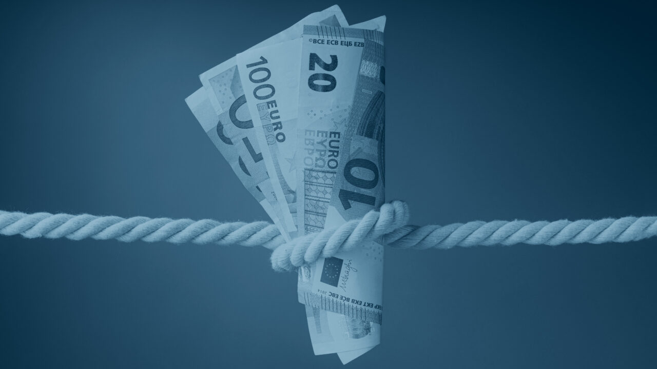 arrangement-banknotes-rope-1280x720.jpg